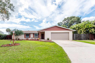 3216 Vinoy Pl, Sarasota, FL 34239-6631