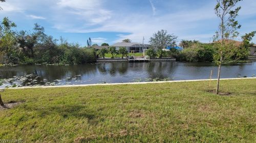 902 11th Pl, Cape Coral FL  33991-2456 exterior