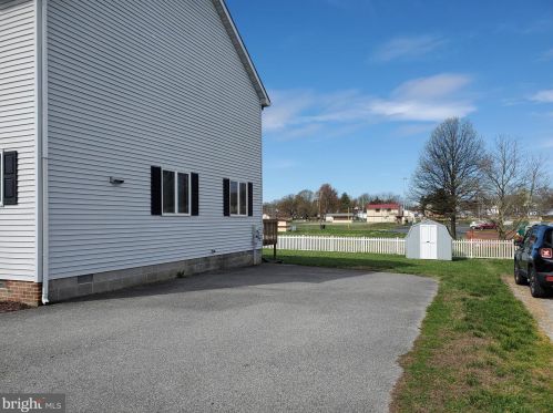 220 Columbia St, Slaughter Beach, DE 19963-2010