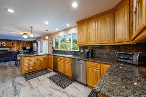 858 Sanel Dr, Ukiah CA  95482-9604 exterior