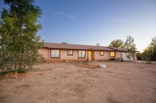 13991 Dos Palmas Rd, Victorville, CA 92392-2617