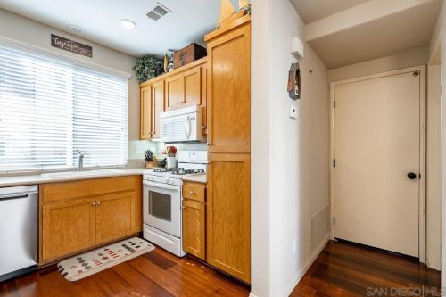 2813 Cyn Ave, San Diego CA 92123-5427 exterior