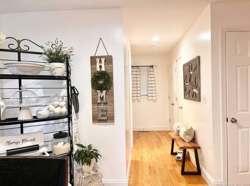 881 Howard Ave, Bridgeport CT 06605-1924 exterior