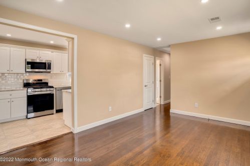 75 Parkway Dr, Bricktown, NJ 08723-3360