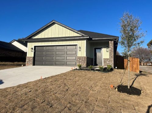 10300 Lone Pine Ln, Fort Worth, TX 76108-3958