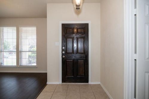 844 Pebblecreek Dr, Burleson TX  76028-0305 exterior