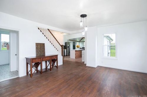 322 Ridgewood Rd, Middletown CT  06457-1949 exterior