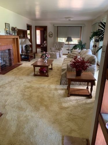 1004 Linden Dr, Jeannette PA  15644-2841 exterior