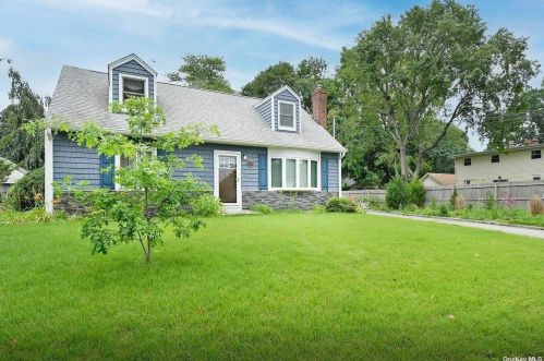 111 25 St, Huntington Station NY 11746-3718 exterior