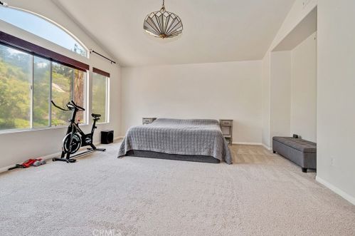 29584 Mammoth Ln, Santa Clarita CA  91387-6216 exterior