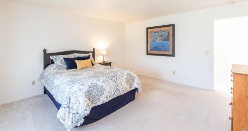 1195 Exeter Dr, Santa Rosa CA  95401-8823 exterior