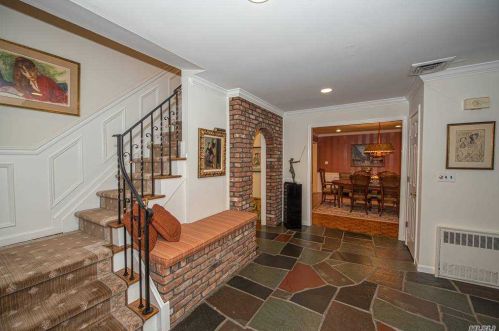 7 Ryder Ct, Huntington Station NY 11746-6142 exterior