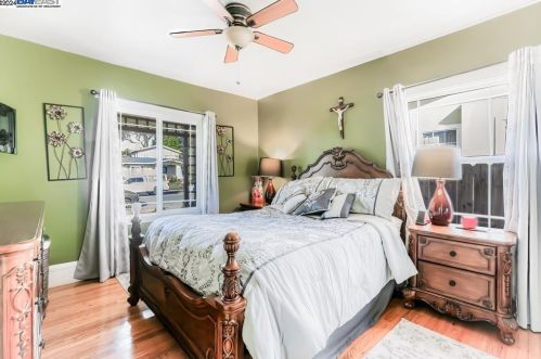 2708 Humboldt Ave, Oakland CA  94602-3635 exterior