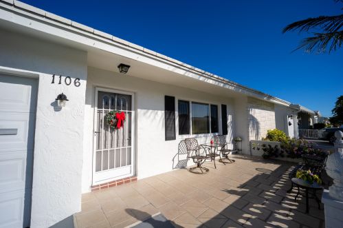 1106 15th St, Boynton Beach, FL 33426-5812