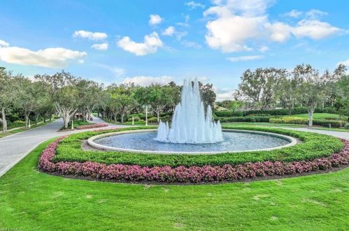 1530 Clermont Dr, Naples FL  34109-0300 exterior