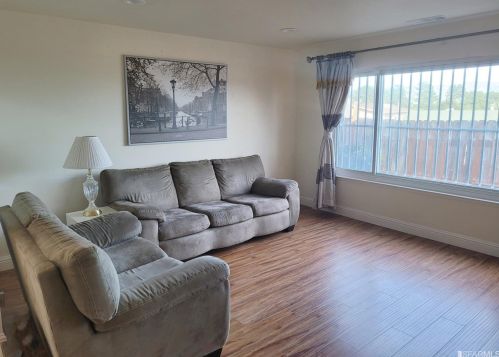 25 Penhurst Ave, Daly City, CA 94015-4423