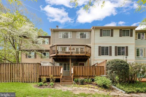 10902 Barton Hill Ct, Herndon VA  20191-5000 exterior