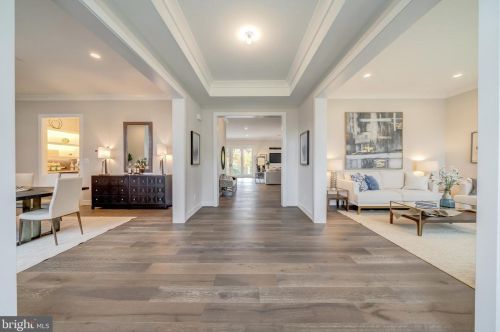 6580 Brooks Pl, Falls Church VA  22044-1105 exterior