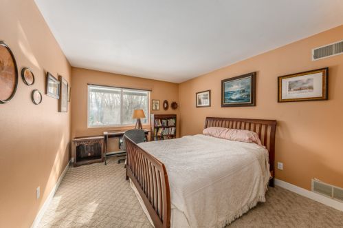 8801 Hart Dr, Waterford WI  53185-1364 exterior