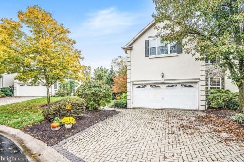 209 Center Point Ln, Lansdale, PA 19446-5935