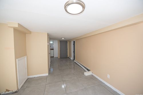 48 Deer St, Wheatley Heights NY  11798-3302 exterior