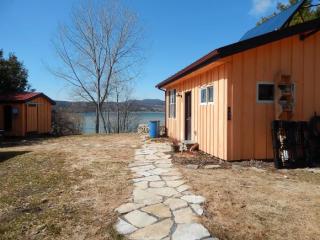 191 Algonquin Dr, Potash Point, VT 05491-8744