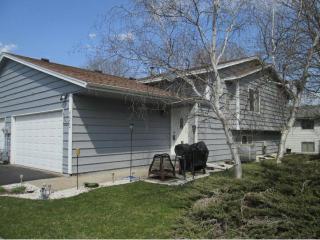 4452 Cinnamon Ridge Trl, Saint Paul, MN 55122-2385