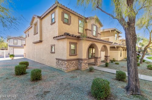 5860 Hampton Ave, Mesa, AZ 85206-5534