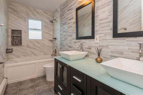 235 Farmers Ave, North Lindenhurst NY  11757-1815 exterior