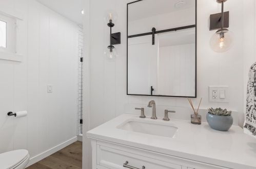 1961 Misty Cir, Encinitas CA  92024-3139 exterior