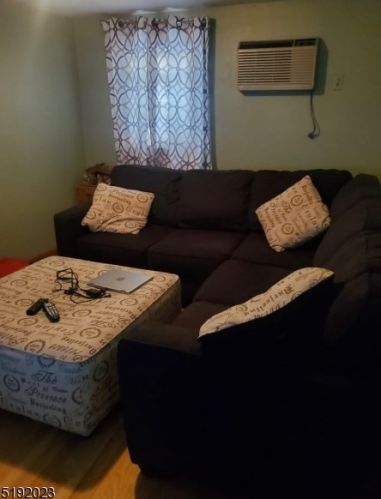 69 New York Ave, Newark NJ 07105-1210 exterior