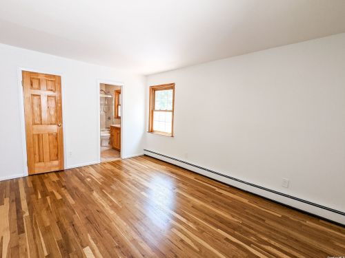 17 Torwood Ct, Huntington Station NY  11746-3811 exterior