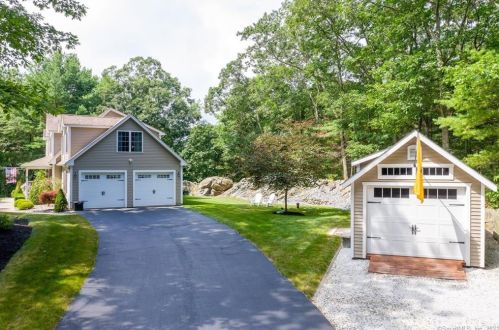 371 Fox Rd, Putnam CT  06260-2732 exterior