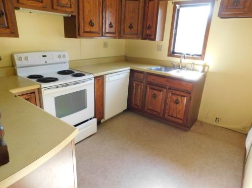 8219 Adamsville Rd, Hartstown, PA 16131-3611