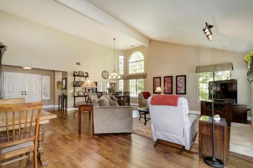 111 Pheasant Ln, Folsom CA exterior