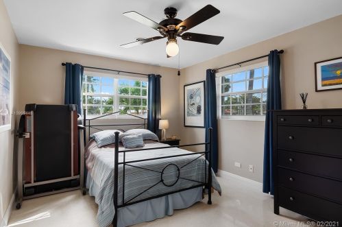 800 46th Ave, Hollywood FL  33021-5909 exterior