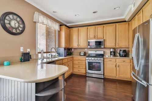 969 Roldan Ave, Simi Valley CA  93065-5667 exterior