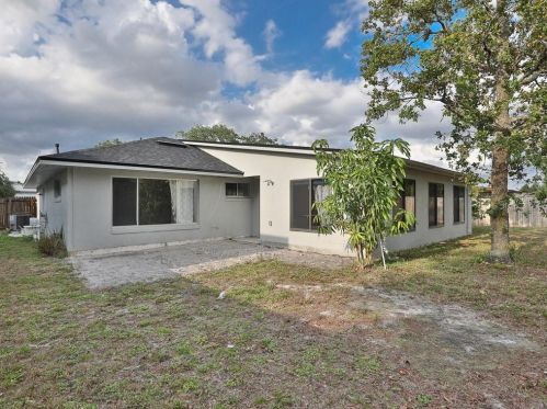 1259 Freeport Dr, Deltona FL  32725-4647 exterior