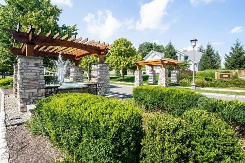 10 Caldwell Ter, Danbury CT  06810-5193 exterior