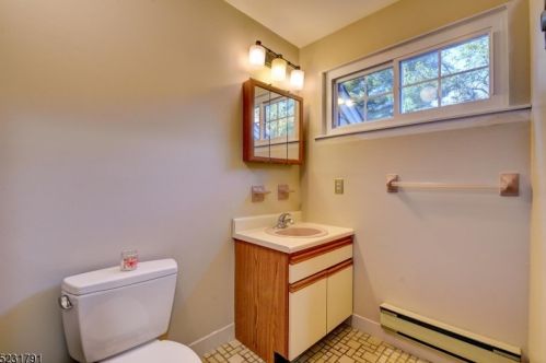 903 Alysia Ct, Dover NJ 07803-3056 exterior