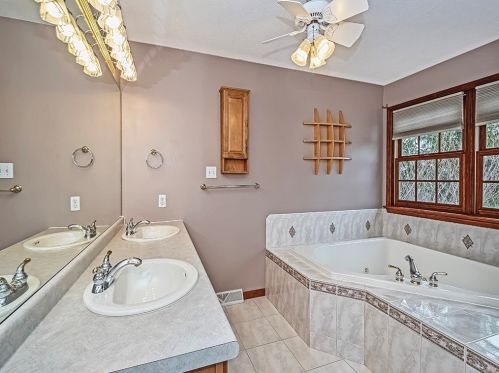 1640 Norman Dr, Sewickley PA  15143-8557 exterior