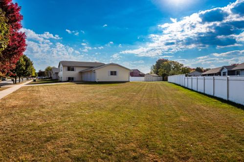 904 Winchester Ln, Holmen WI  54636-8713 exterior