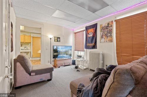 328 4th St, Litchfield MN 55355-2122 exterior