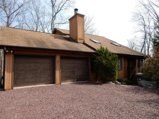 304 Laurel Lake Rd, Bartonsville, PA 18321-7782