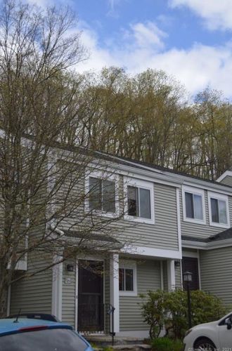 16 Eagle Rock Hl, Bethel, CT 06801-1425