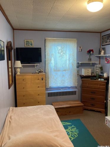 92 Pine St, Islip Manor NY  11751-2227 exterior