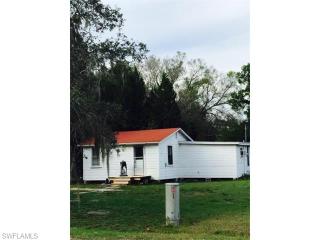 21581 Pearl St, Alva, FL 33920-5539