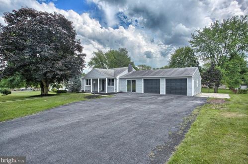6211 Catherine St, Harrisburg, PA 17112-1815