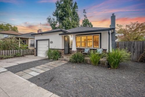 832 Adams St, Redwood City, CA 94061-1612