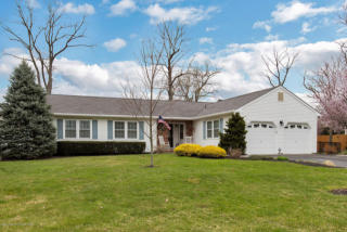 17 Rozlyn Ct, Tinton Falls, NJ 07724-9616